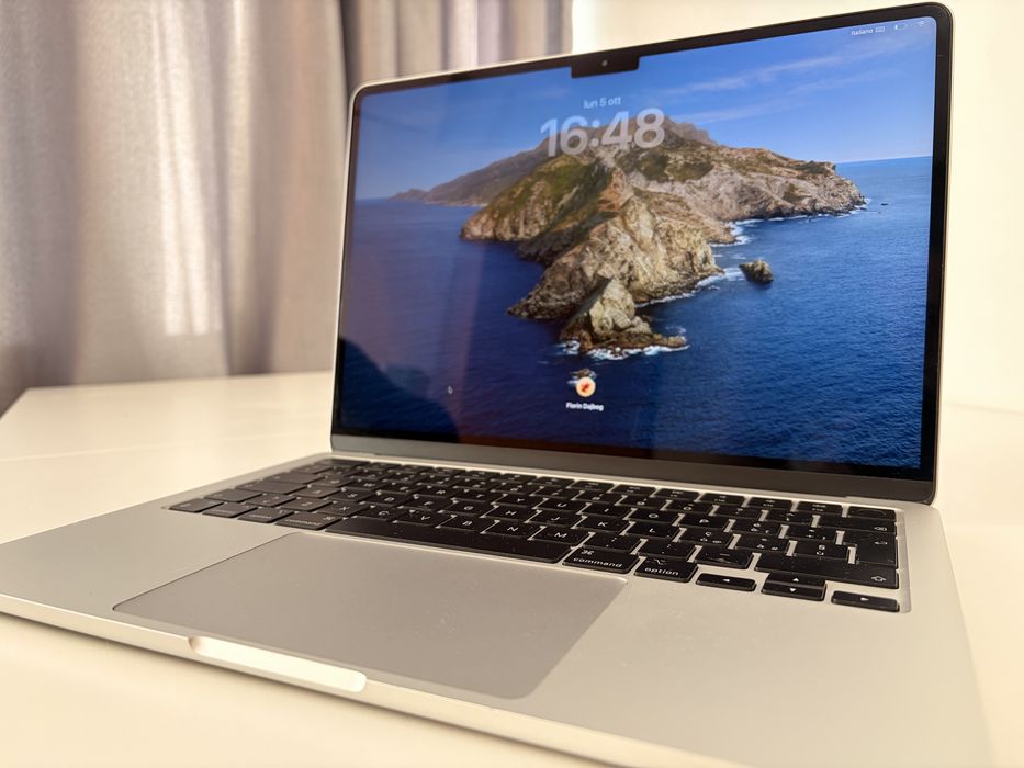 Macbook 13,6’’ M3 2024