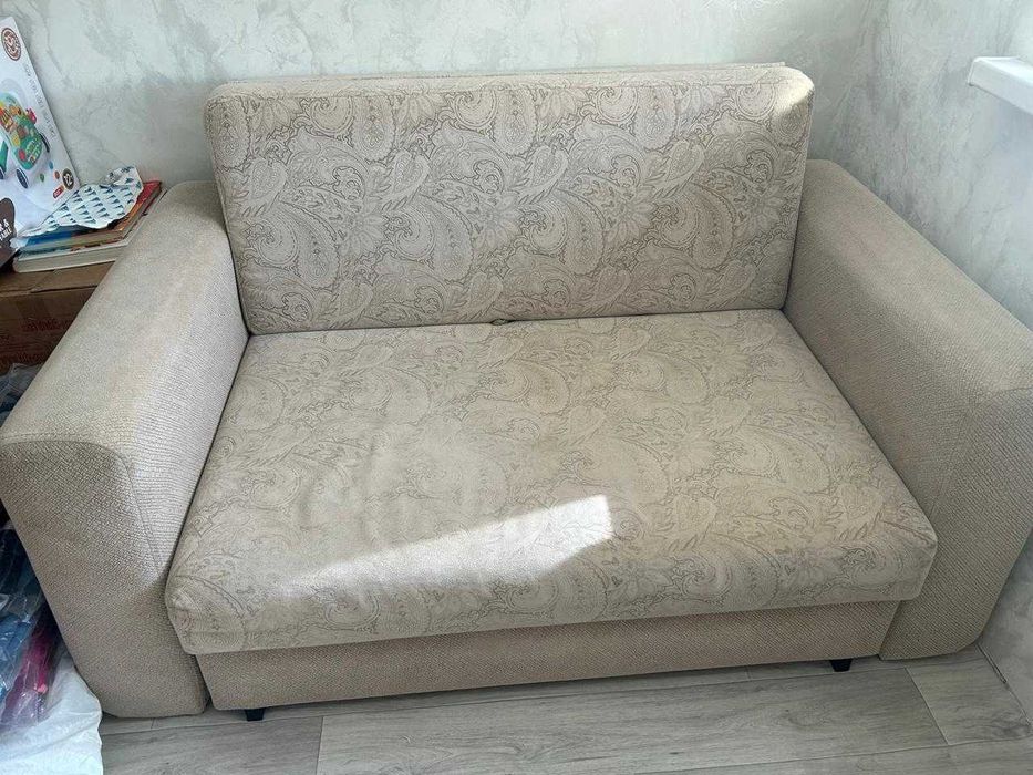 Продам диван,срочно