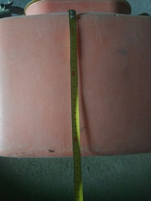 Продам Ёмкость с крышкой