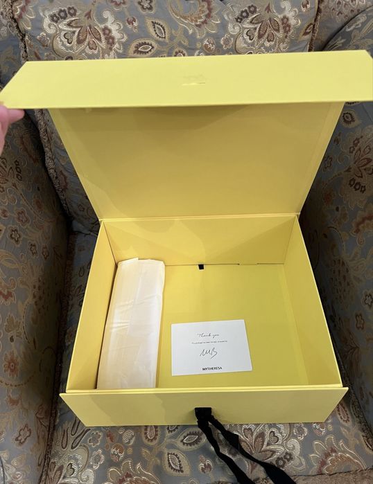 Продам коробки от MYTHERESA