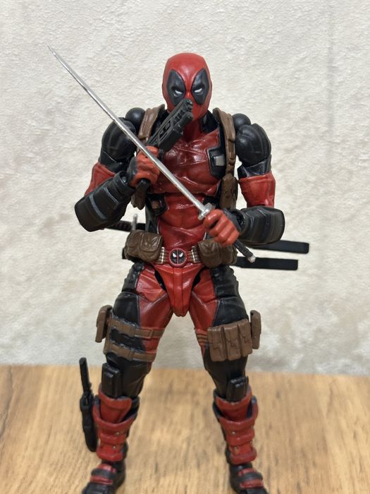 Фигурка Revoltech Deadpool