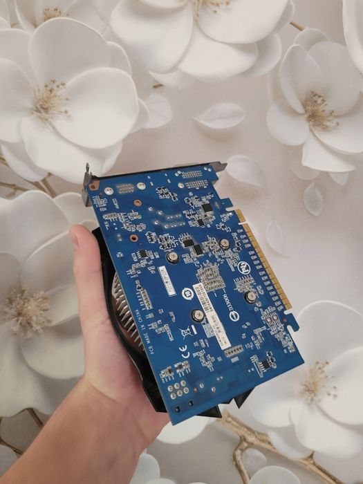 Продам видеокарты