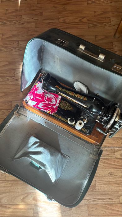 Продаю Швейную машинку