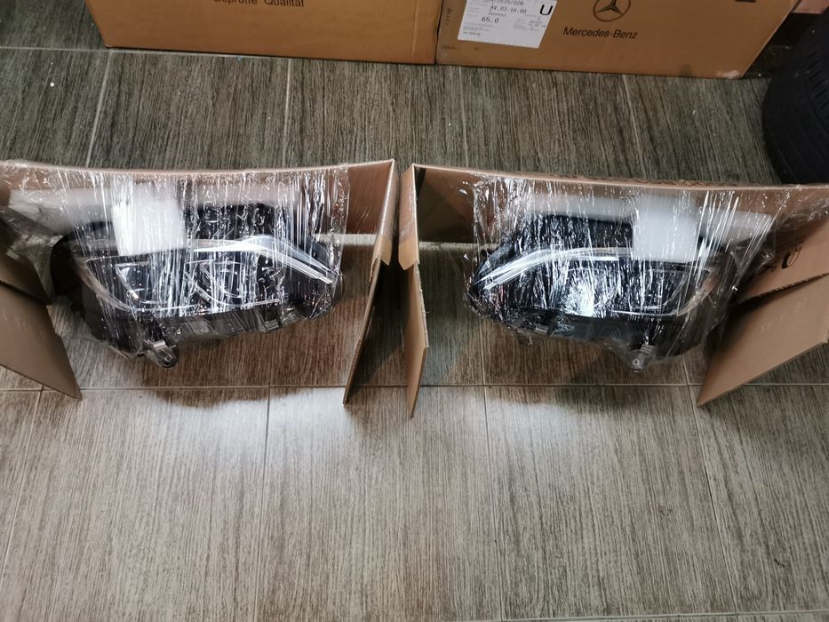Faruri noi originale Mercedes W205