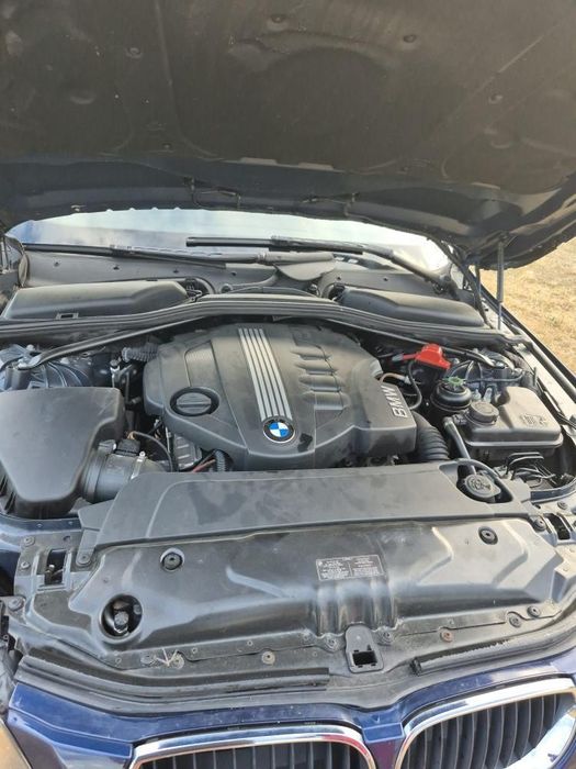 BMW e61 2.0 2010(se vinde urgent)