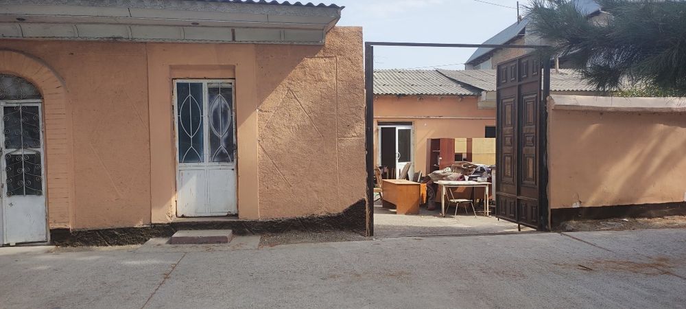 Ховли уй сотилади