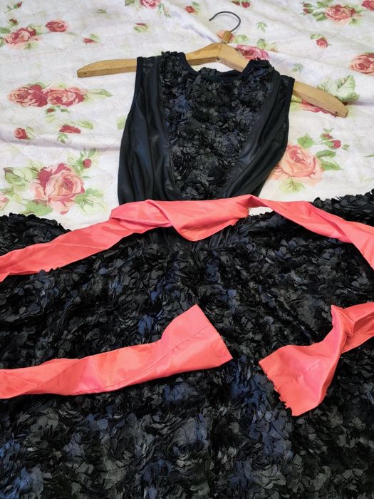 Дамска официална рокля