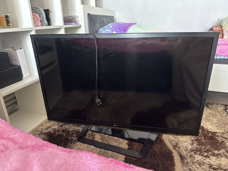 Телевизор LG в хорошем состоянии
