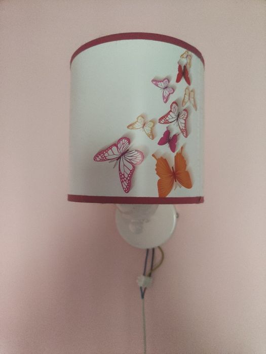 Vând lustra și aplică