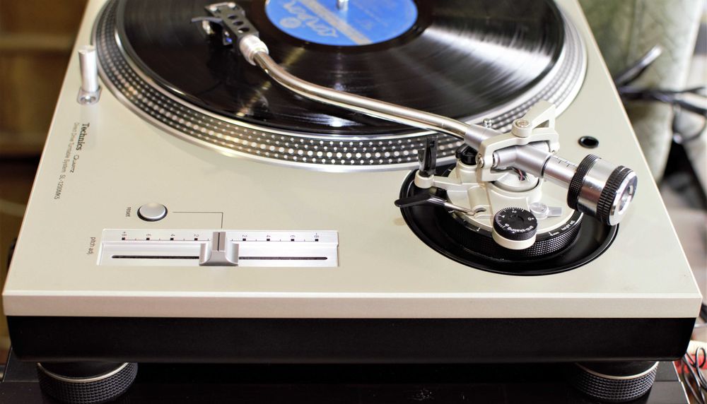 Виниловый проигрыватель Technics SL 1200 mk5