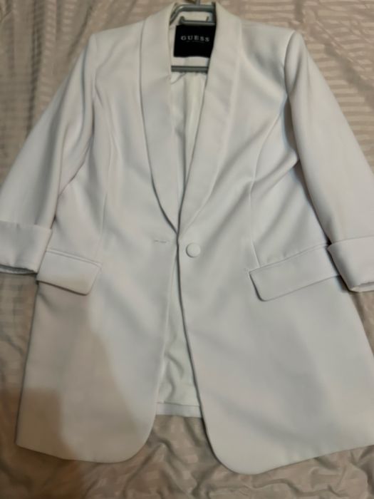 Продаю белый пиджак