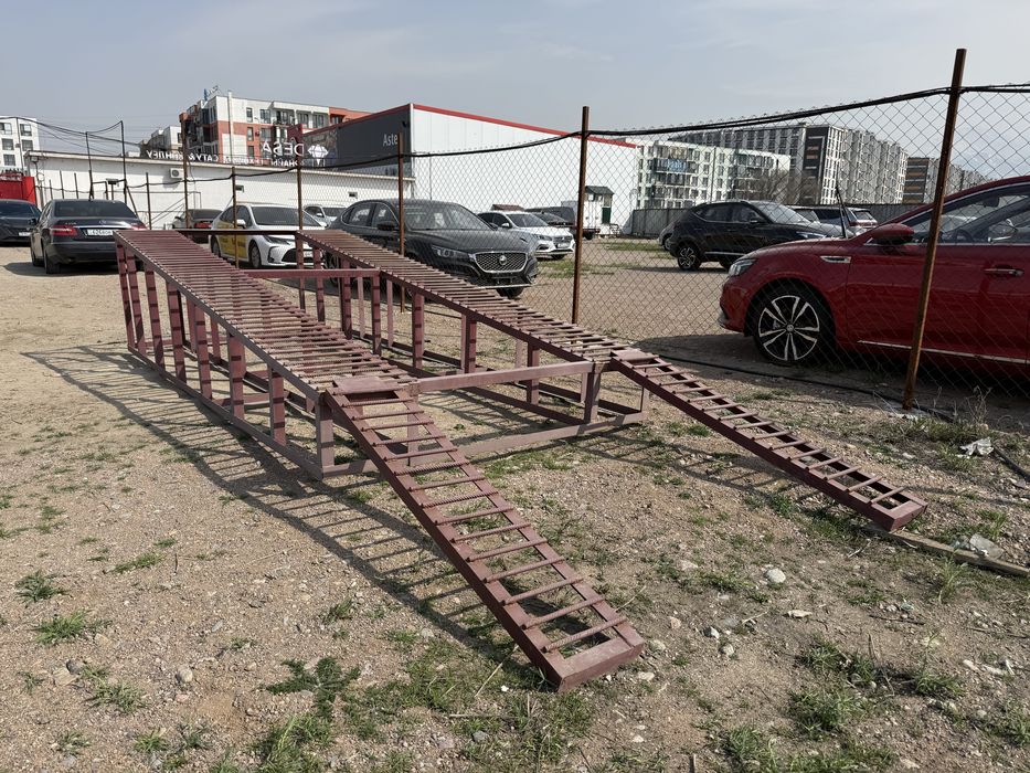 Подиум для автомобилей