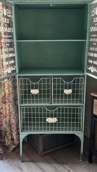 Продам шкаф Ashley