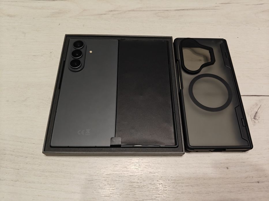 Нов Samsung Galaxy Z Fold8 Ultra 256 GB Гаранция