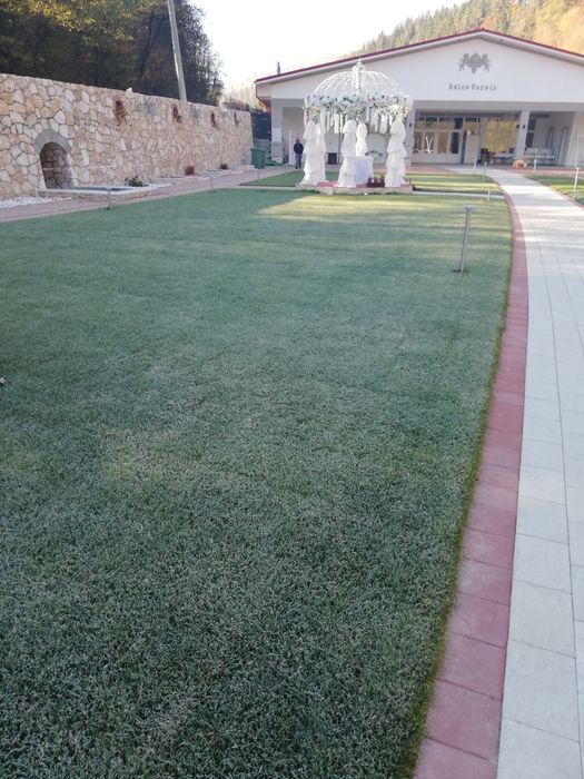 Amenajari spatii verzi  gazon rulou  sisteme de irigatii Rain bird