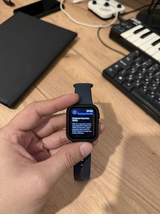 Apple Watch SE 2 Midnight 40 mm