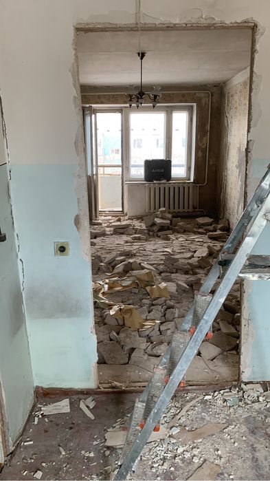 Демонтаж стен полов штукатурки