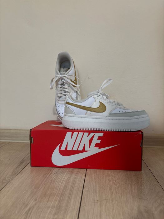 Nike court vision alta