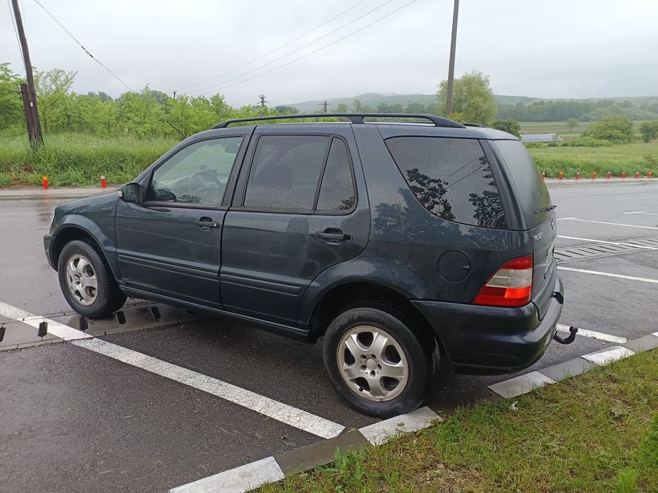Mercedes ML 2.7  Manual