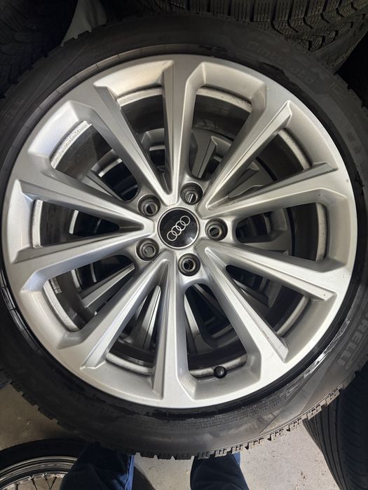 Jante originale Audi A5/S5 B10 echipate cu anvelope de iarna 235/45/18 Dot 1824
