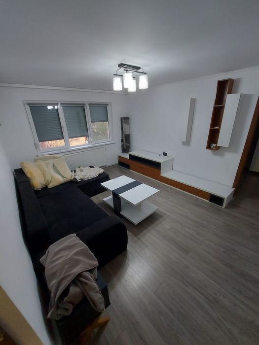 Inchiriez apartament 3 camere