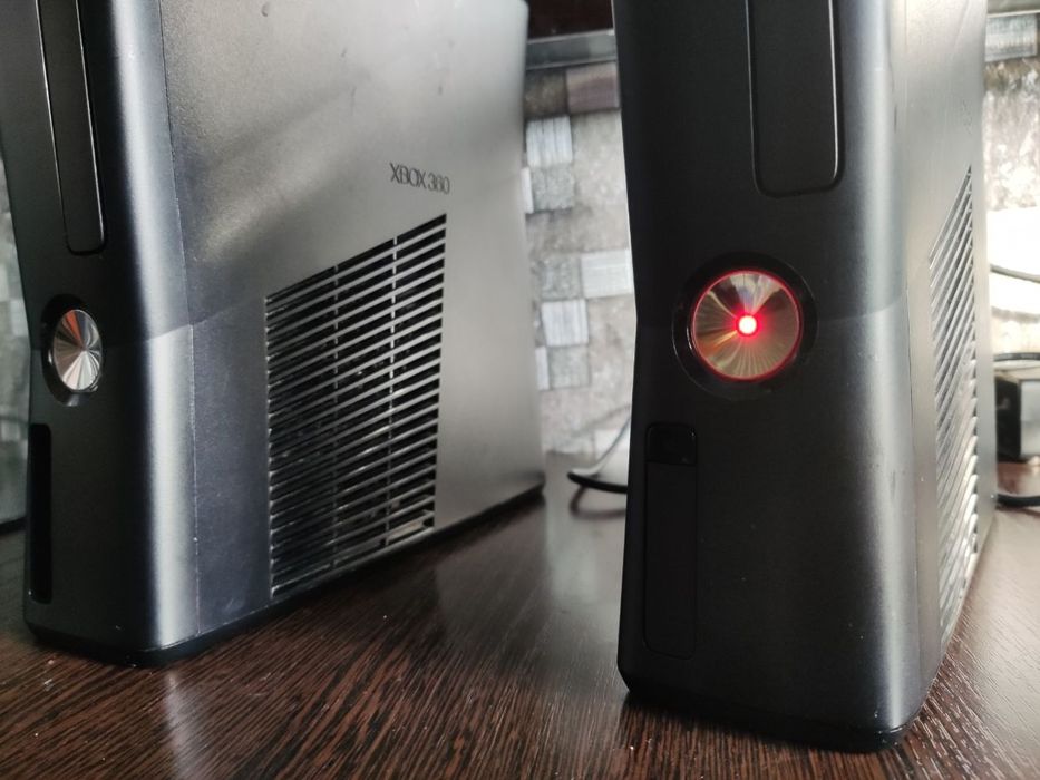 Xbox 360 Slim две штуки