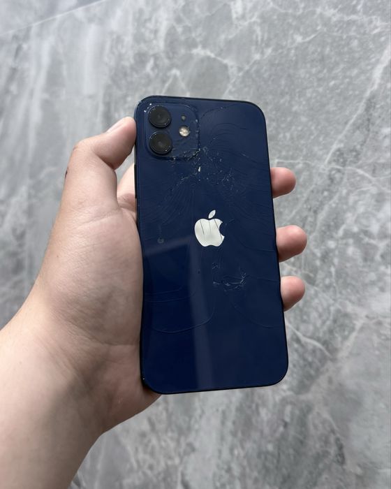 Продам Iphone 12