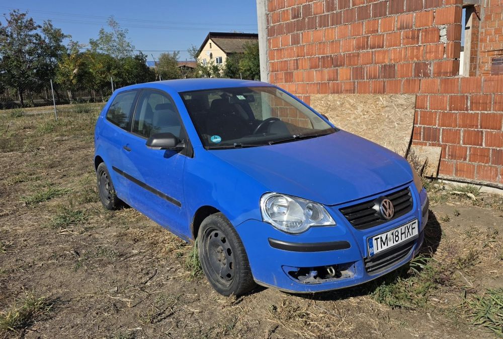 VOLKSWAGEN Polo