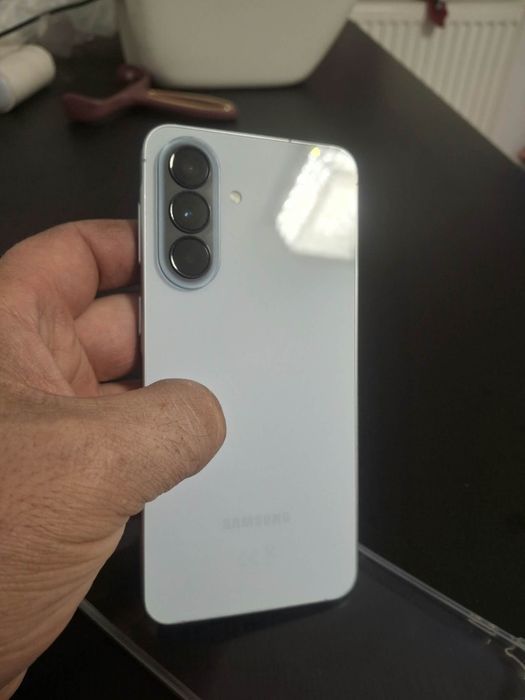 Samsung A57 2026 aproape nou