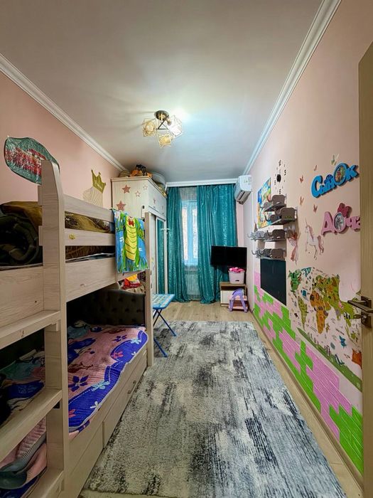 Собственник. 2х комнтаная, продаётся.