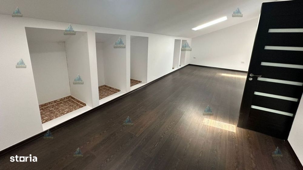 Vilă de vânzare 1500 mp teren