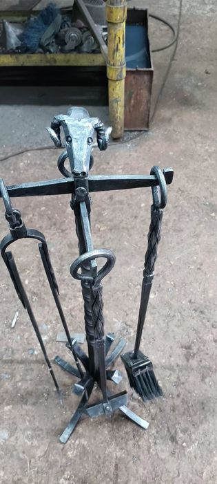 Прибори за камина от ковано желязо