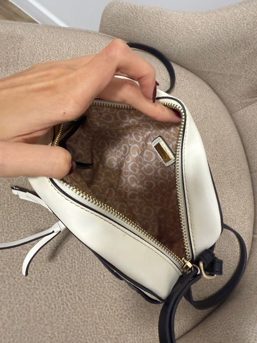 Оригинална чанта GUESS