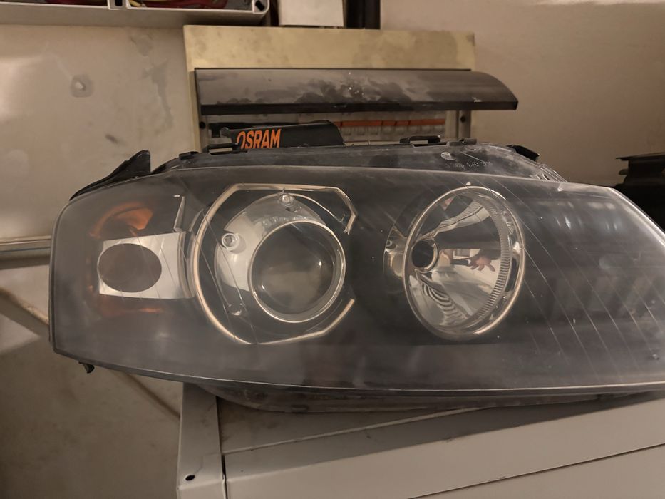 Продавам фарове за Audi A3 8P с вградена BI-LED система