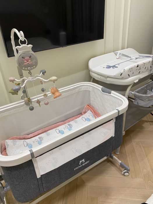 Детская кровать и ванночка