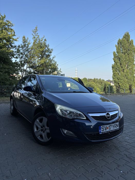 Opel astra J  , Cutie Automata