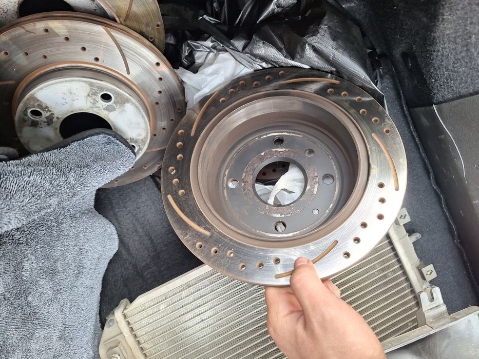 Apornik diska. Orqa oldi  usilinniy qilingan