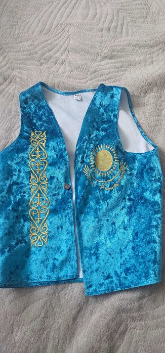 Продам жилетку на мальчика