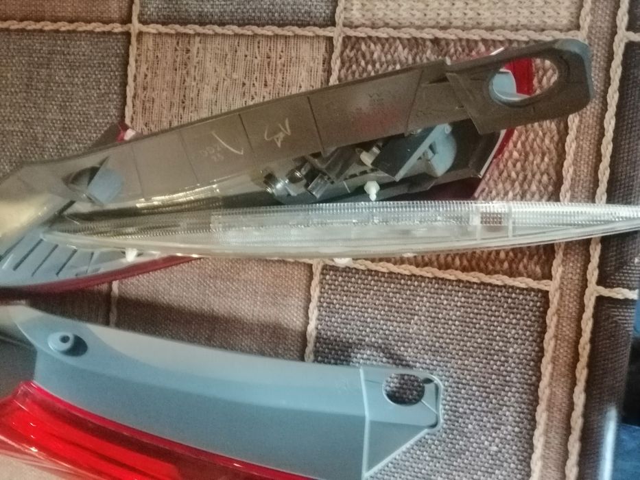 Tripla Honda CR-Vspate stânga dreapta