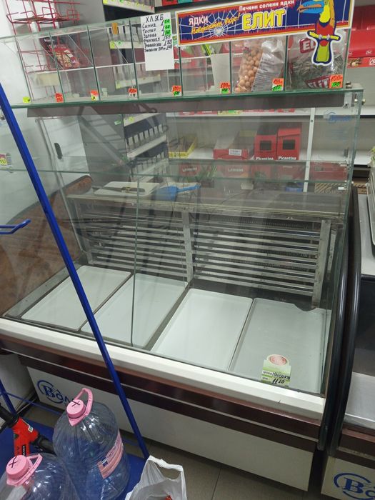 Хладилни витрини и везни