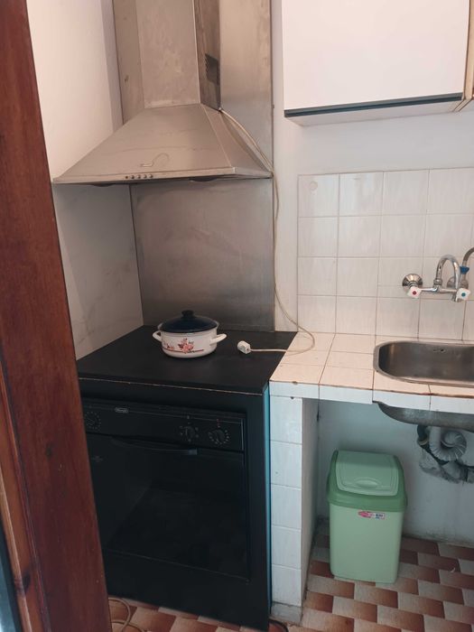 Малък 2стаен мансарден апартамент,  до центъра, за наем и нощувки