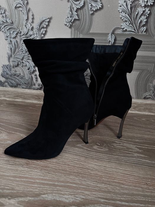 Продам сапожки замш