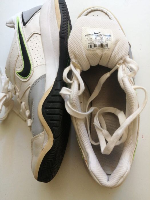 Adidasi nike din piele