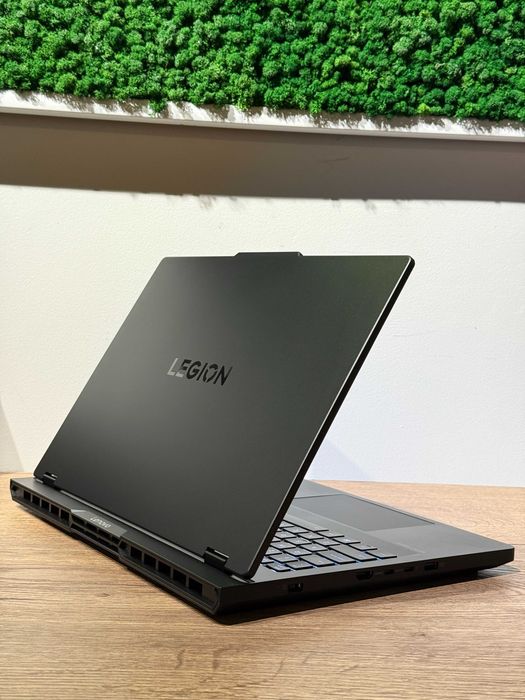 Laptop Gaming Lenovo Legion Pro 5 16" OLED Ultra 9 32GB RTX 5070Ti 1TB