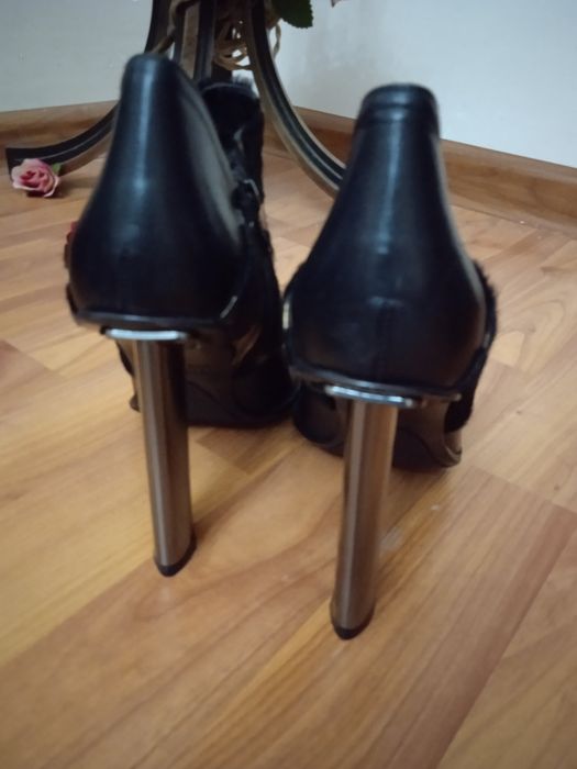 Кожаная обувь 37 на узкую ножку Италия ,новые!