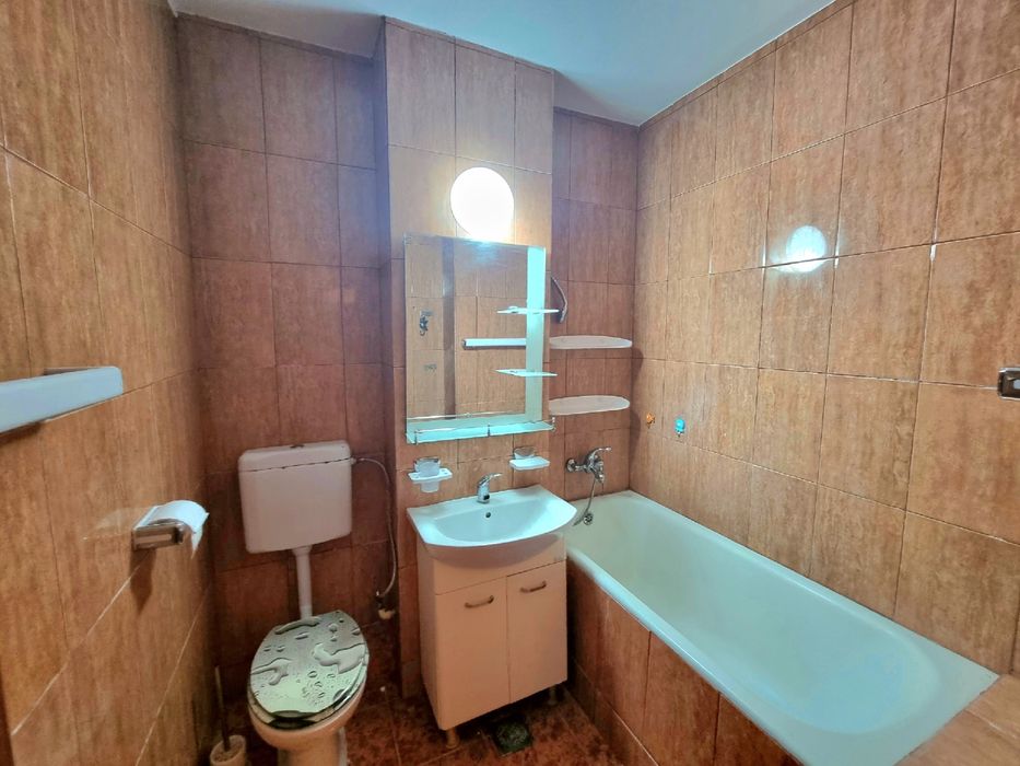 Apartament 2 camere, 57 mp cu balcon închis, Calea Martirilor, lift, termoizolație, 94.499 €