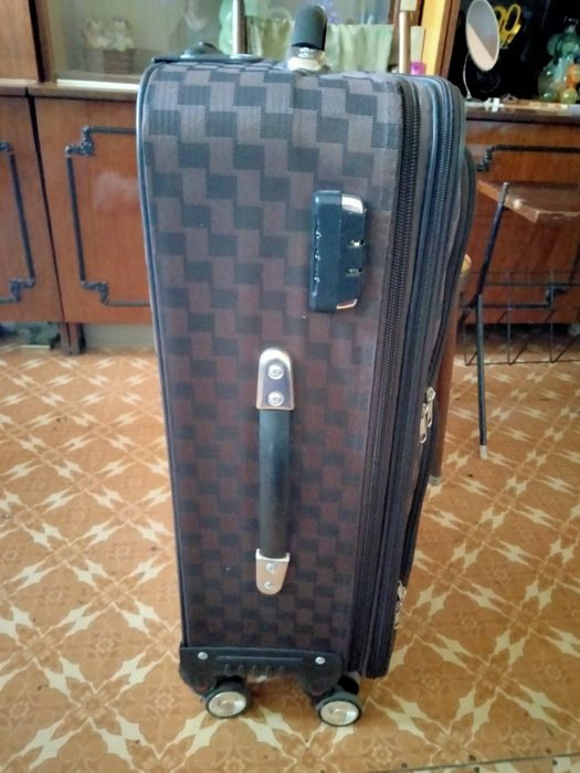 Чемодан на колесах