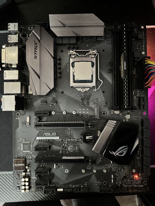 Asua ROG STRIXS B250-F Gaming + intel i5 7500