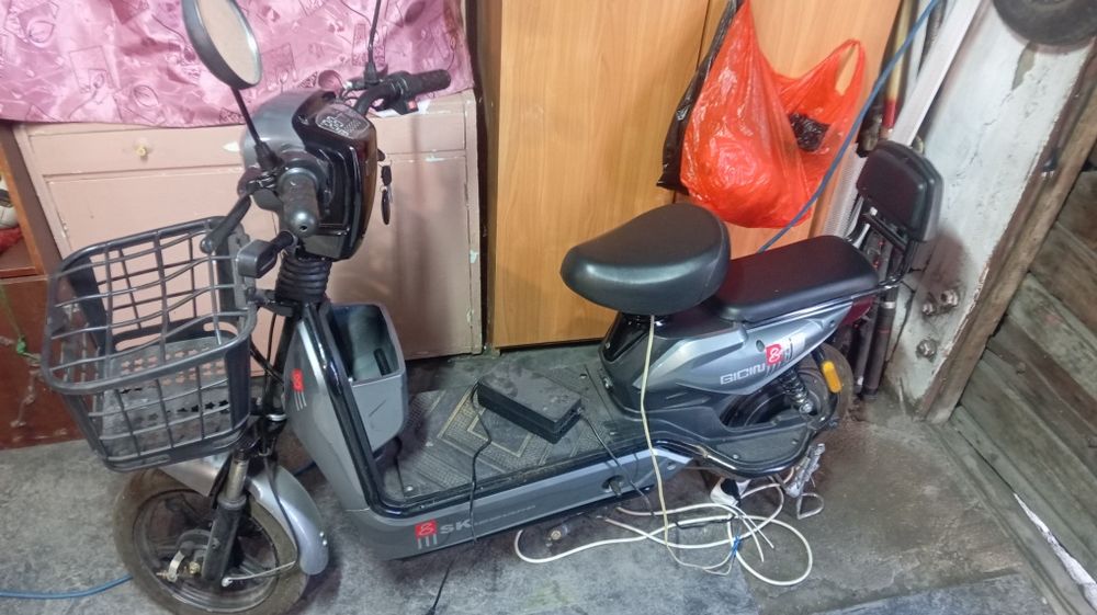 Продам электросамокат