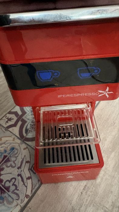 Кафемашина с капсули illy